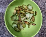 Foto langkah ke 2 dari resep Cumi Asin Pete.