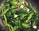 A picture of step 4 of Stir-Fried Water Spinach Taught by a Taiwanese Friend.