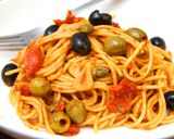 Olívás-szardellás spagetti recept fázis 8 fotója