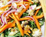 Foto del paso 7 de la receta: Calamares flambeados en ensalada multicolor