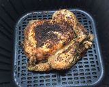 Foto del paso 2 de la receta: Pollo en freidora de aire, con ajo, orégano y aceite a la 🌶️