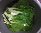 Foto langkah ke 2 dari resep Pakcoy Sosis Saus Tiram.