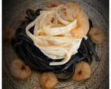A picture of step 5 of Linguine with Squid Ink, Béchamel, and Shrimp.