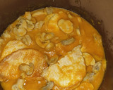 Foto del paso 4 de la receta: Lomo en salsa con champiñones y gajo de patata