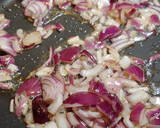 Foto del paso 3 de la receta: Llampuga o Pez Limón, en salsa de verduras mediterráneas