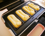 鬆餅機「熱狗小餐包」三種材料簡單做！！的食譜步驟4照片