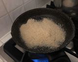 Foto del passaggio 5 della ricetta Spaghetti mantecati con cipolla di Tropea acciughe e prezzemolo