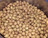 A picture of step 1 of Rajasthani chane gravy.