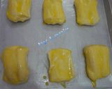 Foto langkah ke 5 dari resep Banana choco cheese pastry CTD (Crunchy-Tasty-Delicious).