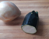 Foto del paso 1 de la receta: Cestitas integrales de huevo con cebolla, calabacín y rulo de cabra