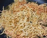 A picture of step 2 of Fried Noodles (Mee Tuaran).