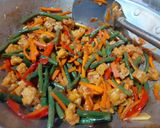 Foto langkah ke 6 dari resep Oseng Kacang Panjang, Wortel, dan Tempe.