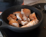 Foto del paso 5 de la receta: Pollo en salsa de cebolla