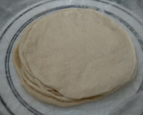 Foto del paso 6 de la receta: Pancitos🥰 de queso🧀 y jalea🍑 de guayaba🥐🧇🍯😜