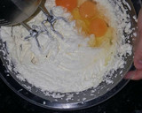Foto del paso 5 de la receta: Bundt cake de queso y limón
