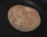 Foto langkah ke 4 dari resep Fluffy Banana Pancake.
