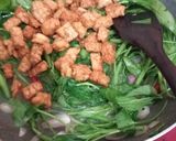 Foto langkah ke 3 dari resep Cah kangkung tempe blacan.