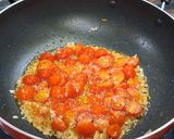A picture of step 4 of Spaghetti al Pomodoro.
