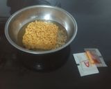 Hình bước làm 2 của món Mì xào tương đen cayy