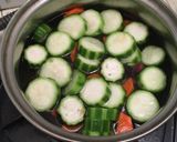 Foto langkah ke 3 dari resep Bening Sayur Oyong.