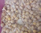 A picture of step 7 of Fatteh with Yogurt and Chickpeas.