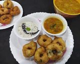 मेदु वडा सांभर विद कोकोनट चटनी 🍲 रेसिपी चरण 6 फोटो