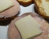 Foto del paso 2 de la receta: Cuernitos con jamón y queso