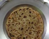 A picture of step 6 of Onion paratha.