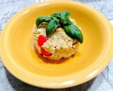 Foto del passaggio 4 della ricetta Fresco cous cous al pesto, con pomodori, formaggio e uova