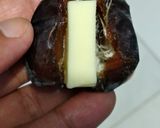 Foto langkah ke 2 dari resep Kurma Isi Keju.