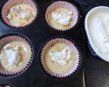 Foto del paso 2 de la receta: Muffins rellenos de manzanas y queso con Amaretto (18 unidades)