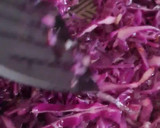 Foto del paso 3 de la receta: Tortilla de repollo morado 🥚