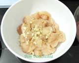 Hình bước làm 1 của món Gà Sốt Thơm Sắc Màu