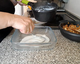 Foto del paso 15 de la receta: Lasaña de Calabacin con Carne Picada de Pollo al ajo y perejil
