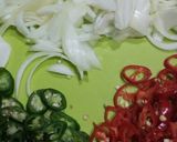 Foto langkah ke 2 dari resep Tumis Sosis Simple dan Enak.