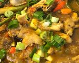Foto langkah ke 4 dari resep Ayam Woku Pedas Kemangi.