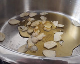 Foto del paso 2 de la receta: Bacalao al pil pil