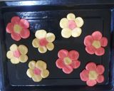 Foto del paso 4 de la receta: Galletas de naranja con diseño de flores
