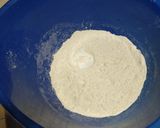 Foto langkah ke 2 dari resep Bolu sakura tanpa telur tanpa mixer.