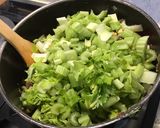 Une image de l'étape 14 de Soupe au bœuf, céleri, tomates et pois chiches.