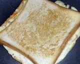 Foto langkah ke 5 dari resep Sandwich Roti Telur Kornet.