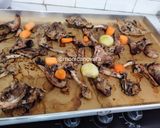 Foto langkah ke 1 dari resep Brown Chicken Stock.