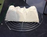 Une image de l'étape 10 de Bûche entremet poire, caramel au beurre salé & Vanille.