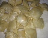 Foto del paso 2 de la receta: Ravioles Fritos