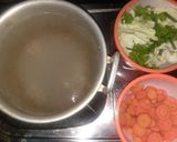 Foto langkah ke 2 dari resep Sayur sop,kentaki ayam, dan tempe goreng.