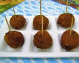 A picture of step 4 of Macher Chop (Fish Cutlet).