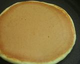 A picture of step 5 of Fluffy Café-Style Hotcakes.