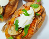 Foto del paso 5 de la receta: Boniatos asados rellenos de portobellos