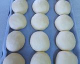 A picture of step 3 of Donut Kentang (Potato donuts).