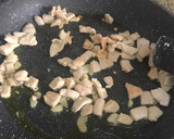 Foto del paso 2 de la receta: Espaguetis integrales con espinacas, pollo y queso